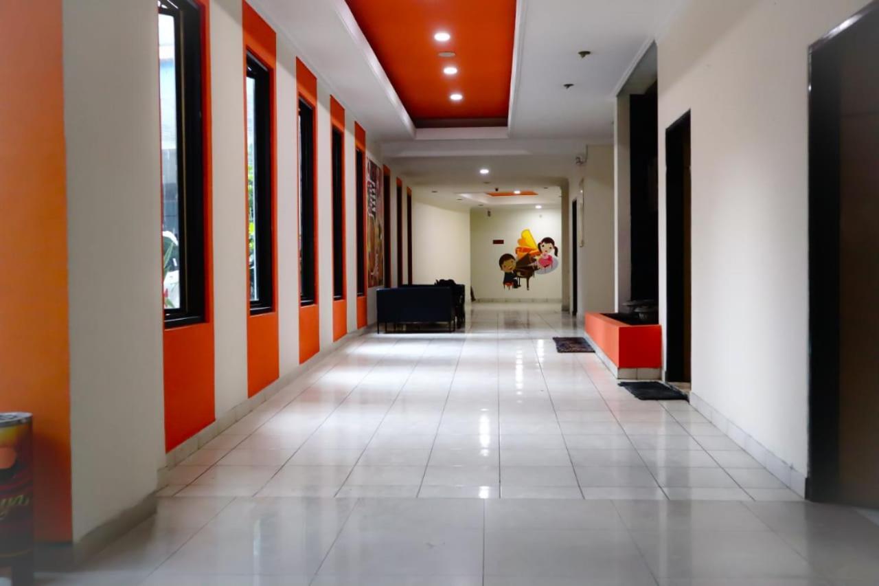 Votel Hotel Tulungagung Exterior photo